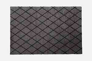 Ковролин Salmiakki 26 Grey-Black фото  | FLOORDEALER